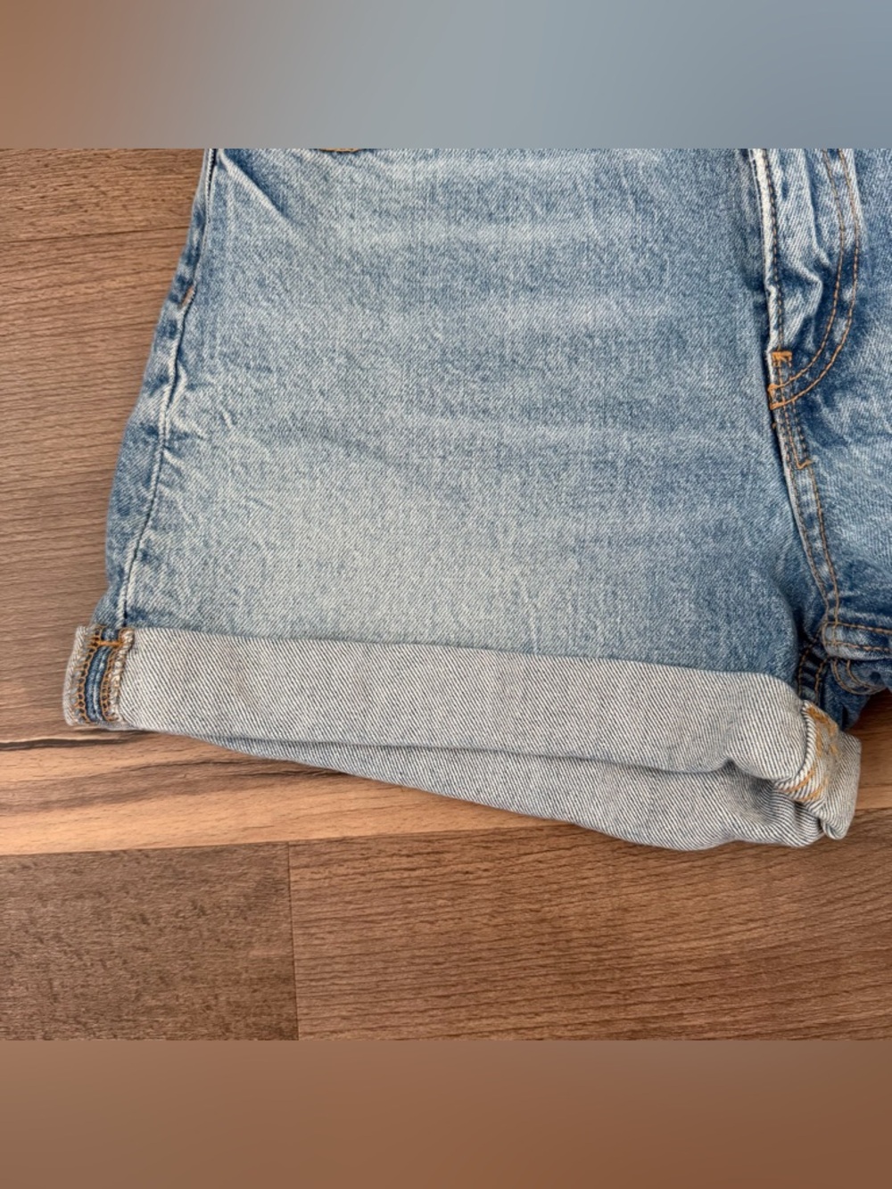 Zara Women's High Waist Cuffed Denim Shorts Medium Light Wash Size 2 - Picture 4 of 9